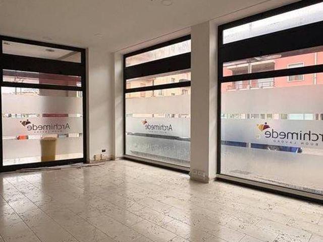 Locale Commerciale in affitto a Treviso, Veneto