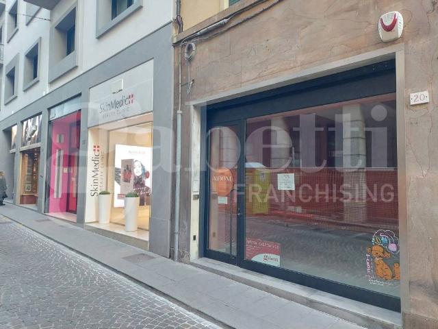 Locale Commerciale in affitto a San Zeno, Treviso