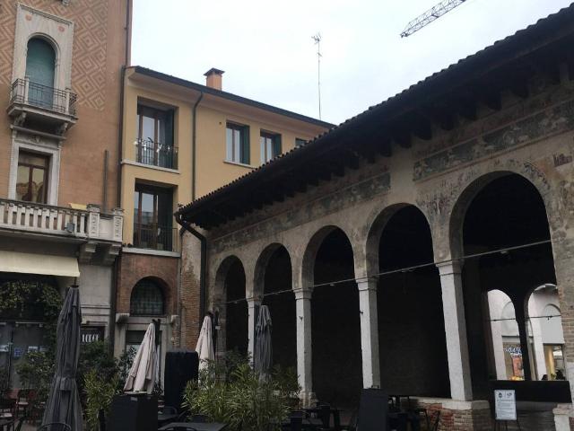 Locale Commerciale in affitto a San Zeno, Treviso
