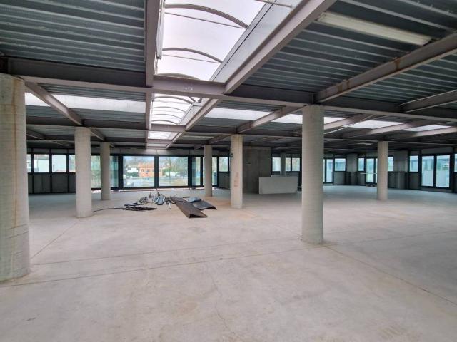 Locale Commerciale in affitto a San Giuseppe, Treviso