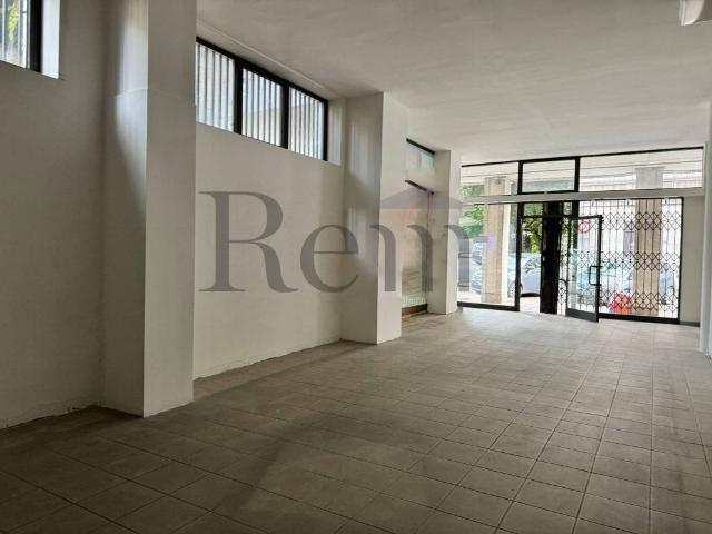 Locale Commerciale in affitto a San Zeno, Treviso