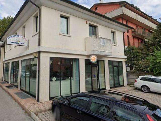 Locale Commerciale in affitto a Treviso, Veneto