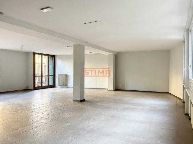 Locale Commerciale in affitto a Treviso, Veneto