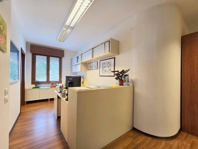 Locale Commerciale in affitto a Treviso, Veneto