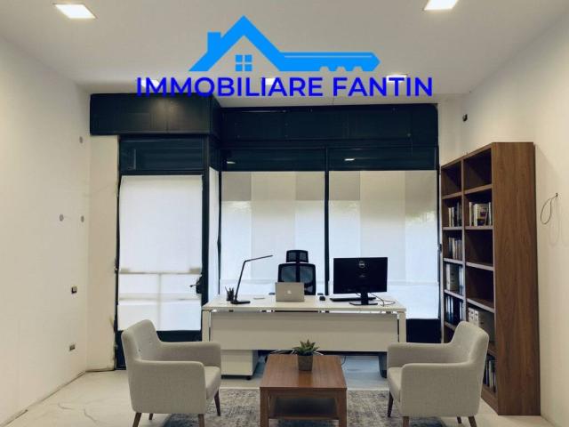 Locale Commerciale in affitto a San Zeno, Treviso