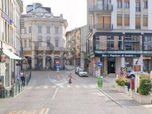Locale Commerciale in affitto a San Zeno, Treviso