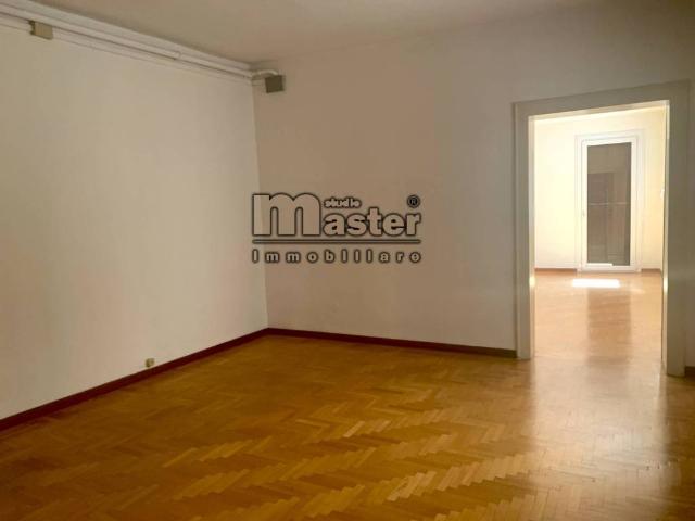 Locale Commerciale in affitto a San Zeno, Treviso