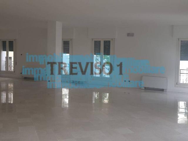 Locale Commerciale in affitto a San Zeno, Treviso