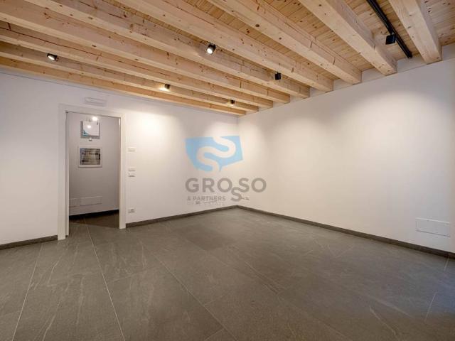 Locale Commerciale in affitto a San Zeno, Treviso