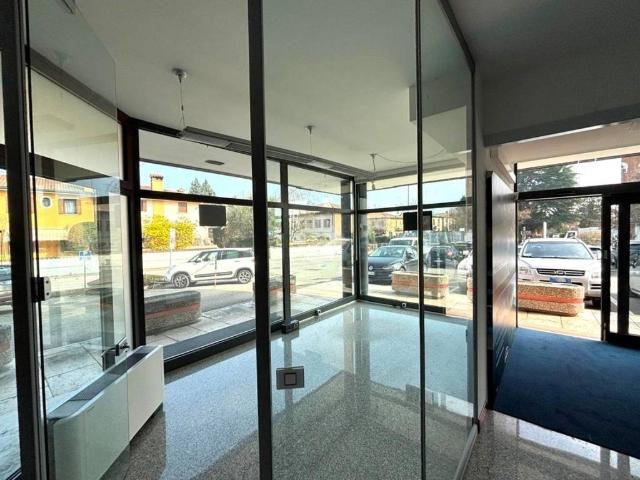 Locale Commerciale in affitto a San Giuseppe, Treviso