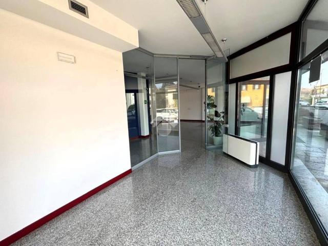 Locale Commerciale in affitto a San Giuseppe, Treviso