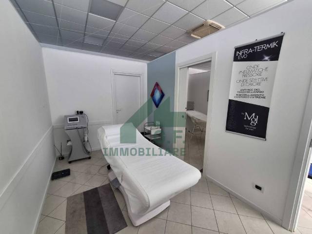 Locale Commerciale in affitto a San Giuseppe, Treviso