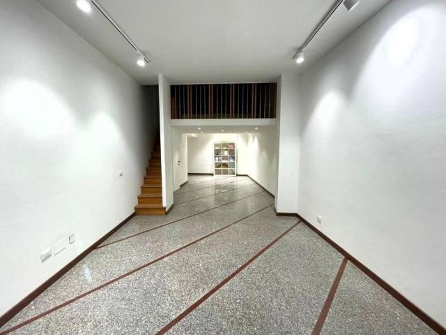 Locale Commerciale in affitto a San Zeno, Treviso