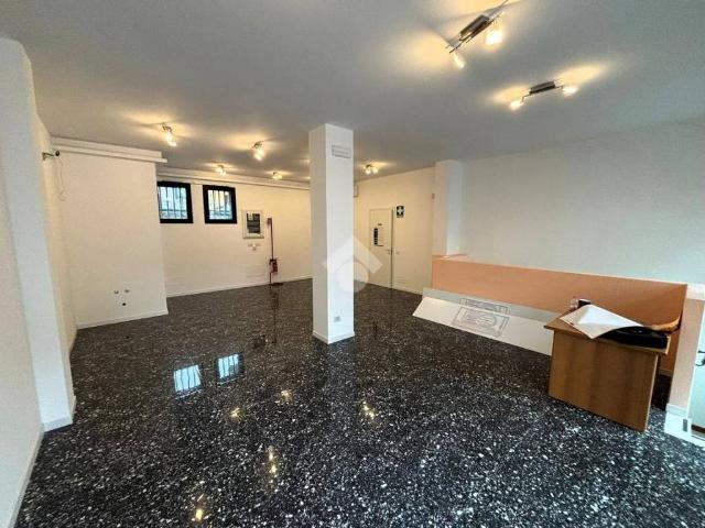 Locale Commerciale in affitto a Treviso, Veneto