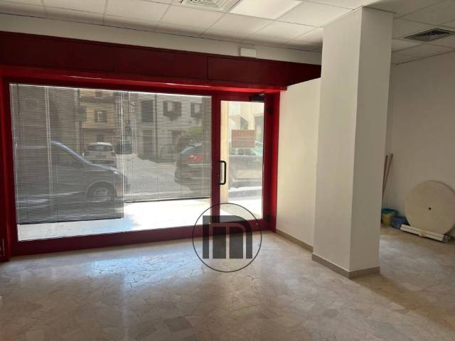 Locale Commerciale in affitto a San Zeno, Treviso