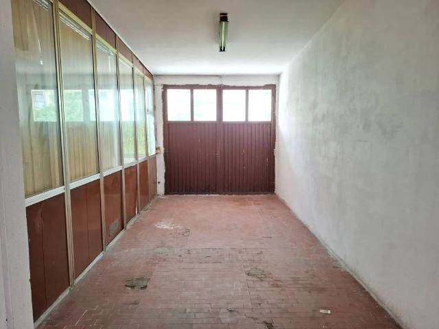 Locale Commerciale in affitto a Quartiere Zingone, Trezzano sul Naviglio