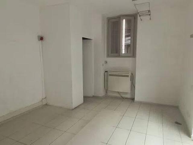 Locale Commerciale in affitto a Trezzo Sull'adda, Lombardia