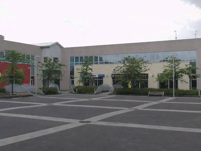 Locale Commerciale in affitto a Trezzo Sull'adda, Lombardia
