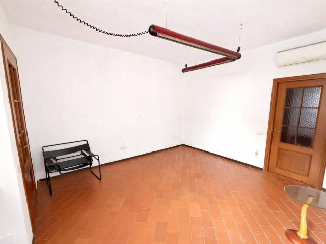 Locale Commerciale in affitto a Trezzo Sull'adda, Lombardia