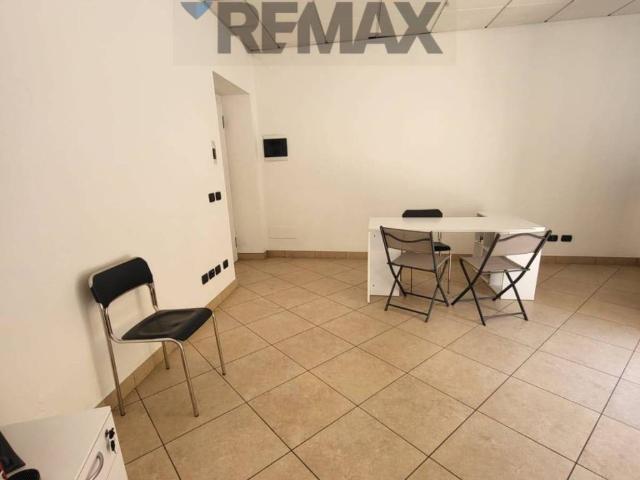 Locale Commerciale in affitto a Trezzo Sull'adda, Lombardia