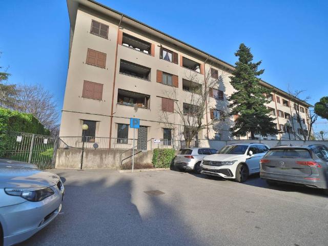 Locale Commerciale in affitto a Trezzo Sull'adda, Lombardia
