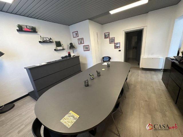 Locale Commerciale in affitto a Baracche, Trezzo Sull'adda