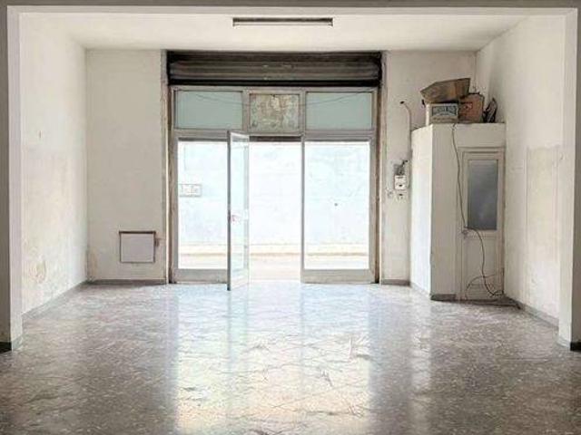 Locale Commerciale in affitto a Puglia, Lecce