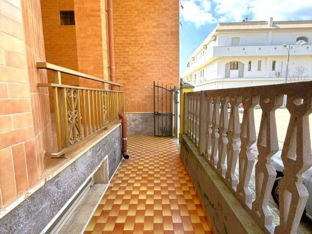 Locale Commerciale in affitto a Puglia, Lecce