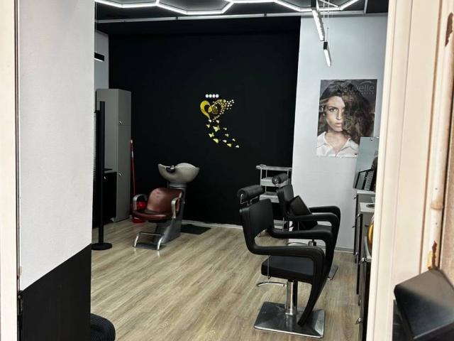 Locale Commerciale in affitto a Città Nuova-Barriera Nuova-San Vito-Città Vecchia, Villa Opicina
