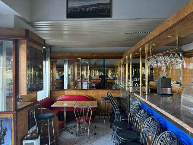 Locale Commerciale in affitto a Città Nuova-Barriera Nuova-San Vito-Città Vecchia, Villa Opicina