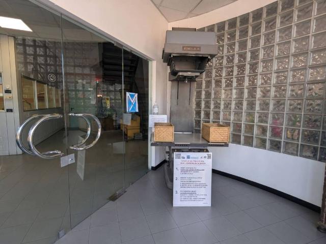 Locale Commerciale in affitto a Servola-Chiarbola-Valmaura-Borgo San Sergio, Villa Opicina