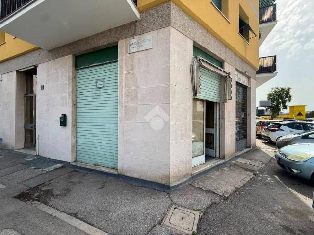 Locale Commerciale in affitto a Coloncovez / Kolonkovec, Trieste