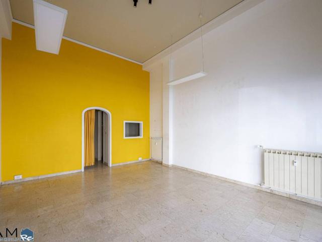 Locale Commerciale in affitto a Città Nuova-Barriera Nuova-San Vito-Città Vecchia, Villa Opicina