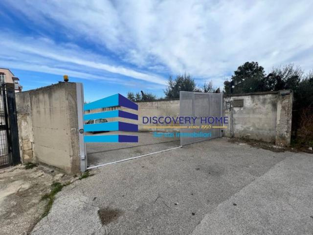 Locale Commerciale in affitto a Puglia, Bari