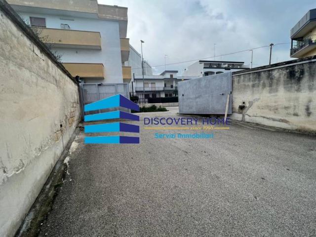 Locale Commerciale in affitto a Puglia, Bari