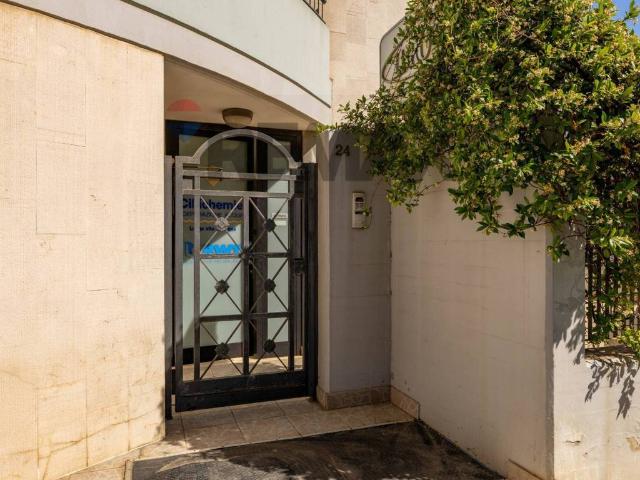 Locale Commerciale in affitto a Puglia, Bari