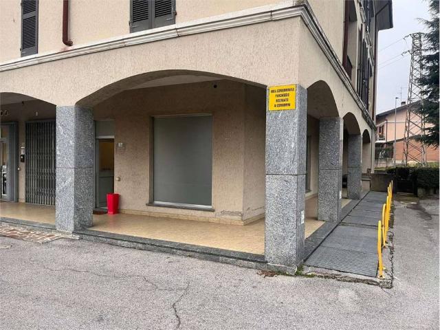 Locale Commerciale in affitto a Triuggio, Lombardia
