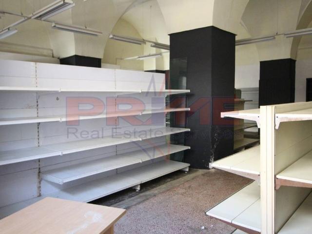 Locale Commerciale in affitto a Puglia, Lecce