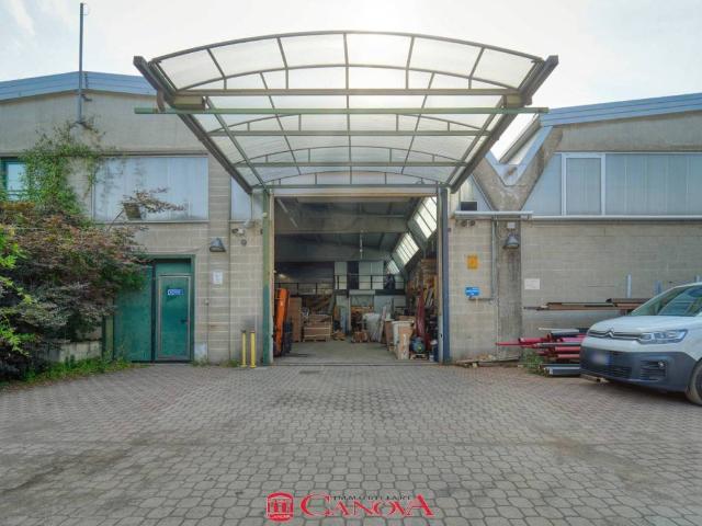 Locale Commerciale in affitto a Turate, Lombardia