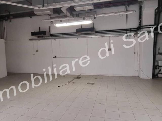 Locale Commerciale in affitto a Turate, Lombardia