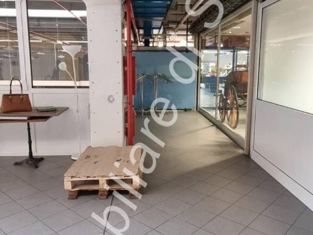 Locale Commerciale in affitto a Turate, Lombardia