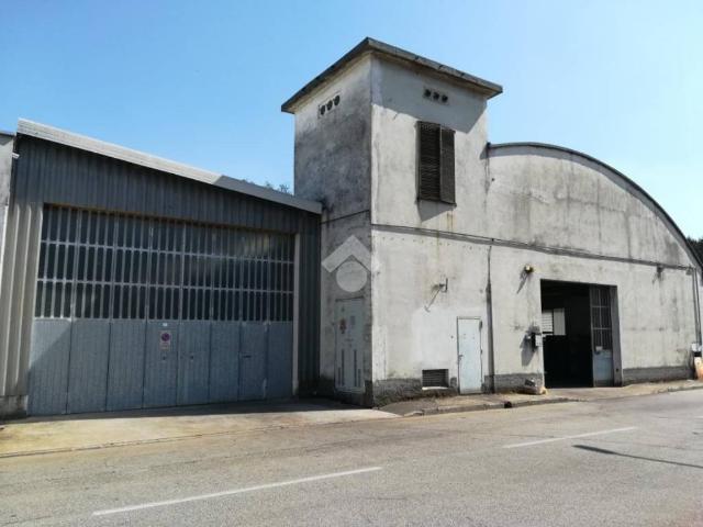 Locale Commerciale in affitto a Turbigo, Lombardia