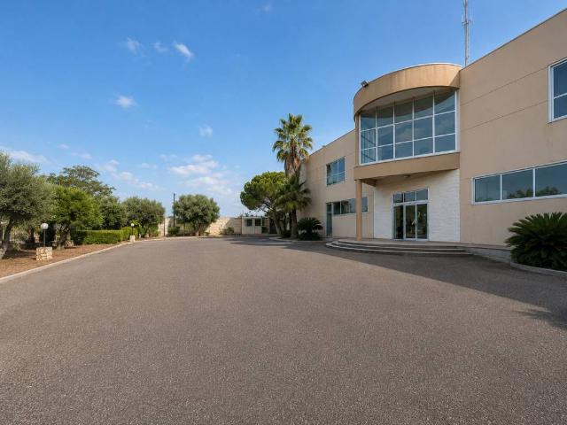 Locale Commerciale in affitto a Puglia, Bari