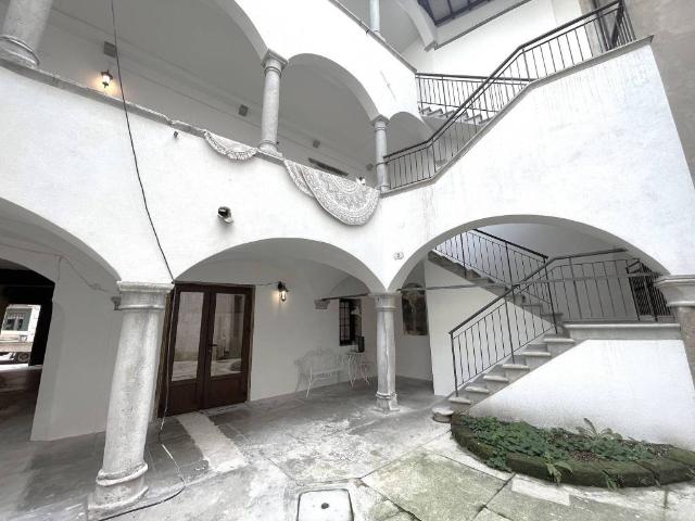 Locale Commerciale in affitto a Borgo Grazzano, Reana Del Roiale