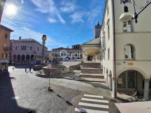 Locale Commerciale in affitto a Reana Del Roiale, Friuli-Venezia Giulia