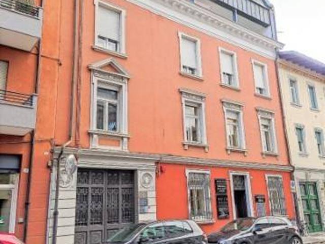 Locale Commerciale in affitto a Borgo Aquileia, Reana Del Roiale