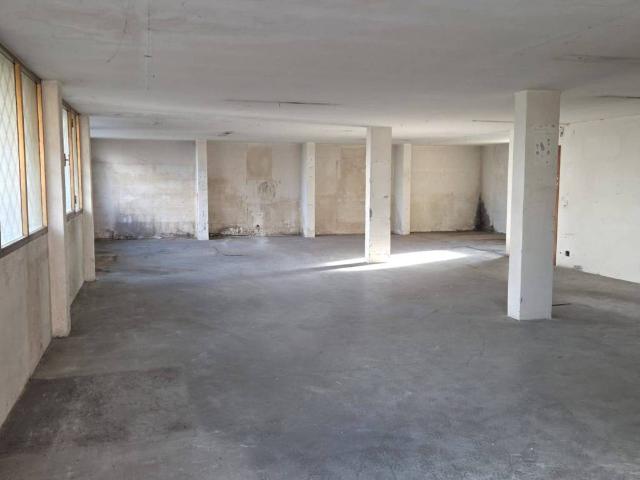 Locale Commerciale in affitto a Casali Osellin, Reana Del Roiale