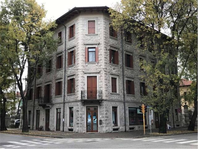 Locale Commerciale in affitto a San Marco, Reana Del Roiale