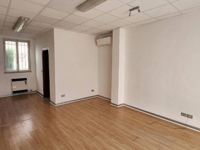 Locale Commerciale in affitto a Borgo Aquileia, Reana Del Roiale