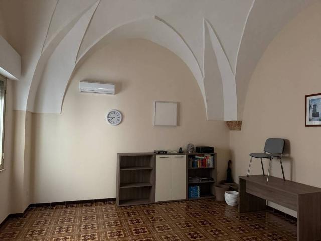 Locale Commerciale in affitto a Puglia, Lecce